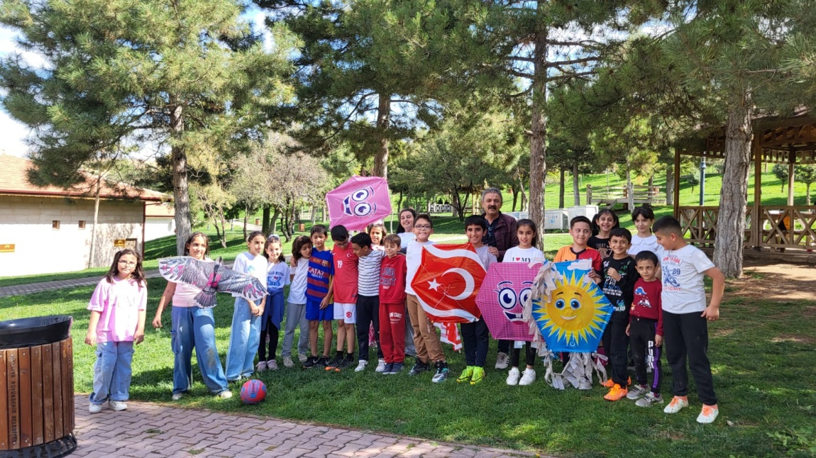 Öğretmenimiz Nuri Deregözü tarafından 
